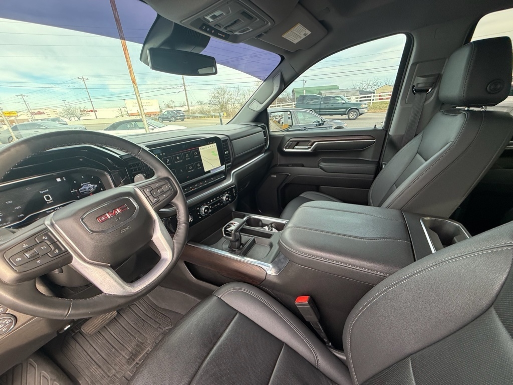 GMC Sierra 1500 SLT Crew Cab 4WD 2023