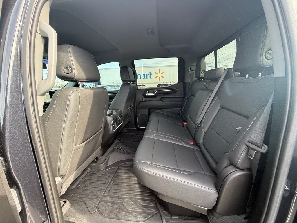 GMC Sierra 1500 SLT Crew Cab 4WD 2023