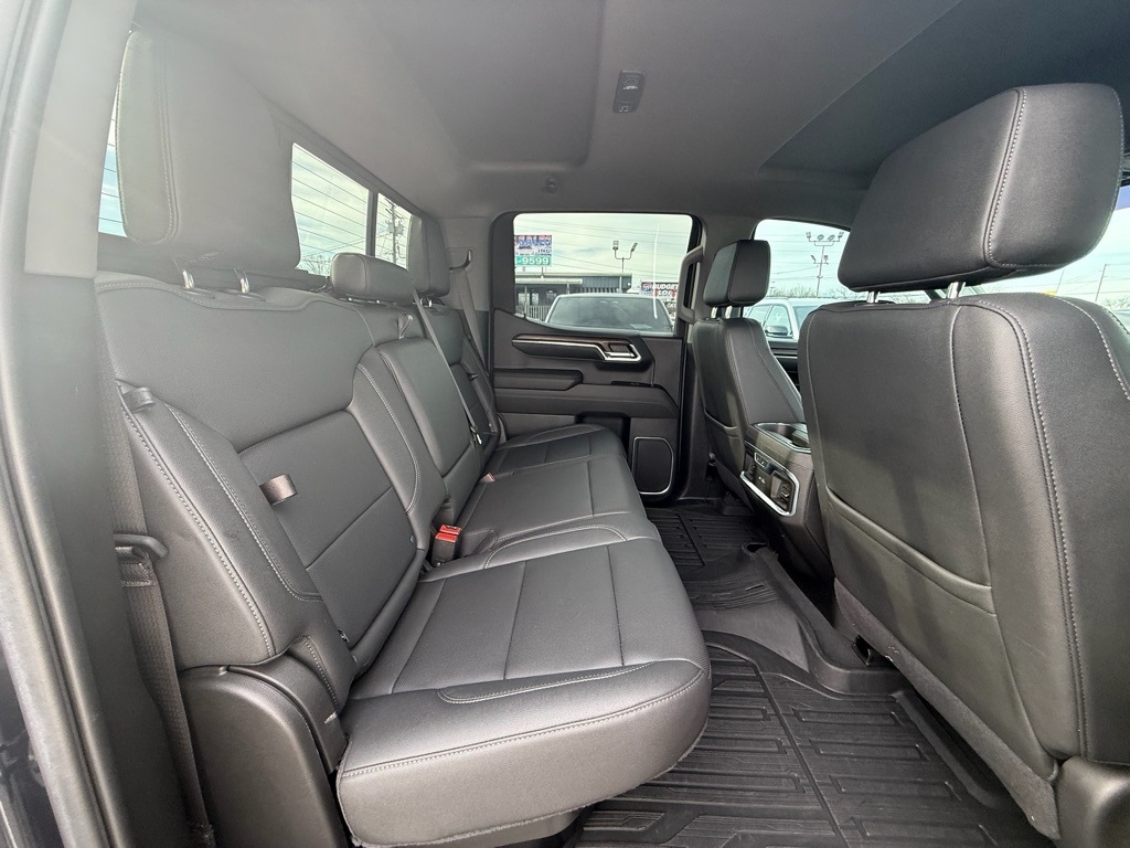 GMC Sierra 1500 SLT Crew Cab 4WD 2023