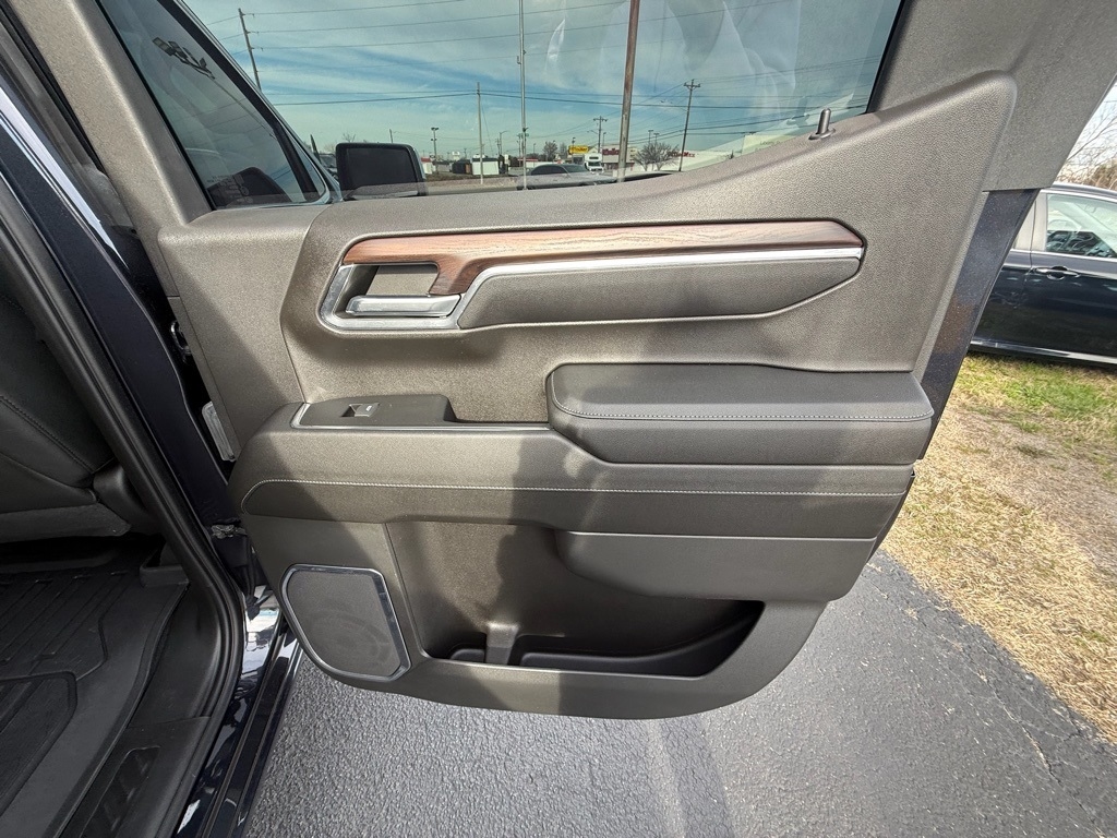 GMC Sierra 1500 SLT Crew Cab 4WD 2023