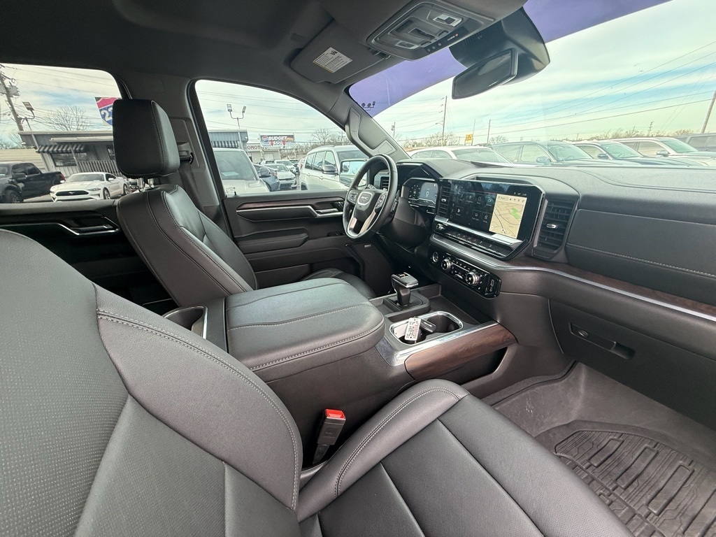 GMC Sierra 1500 SLT Crew Cab 4WD 2023