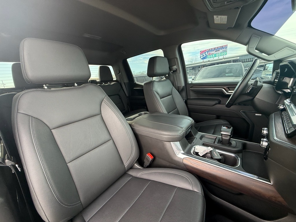 GMC Sierra 1500 SLT Crew Cab 4WD 2023