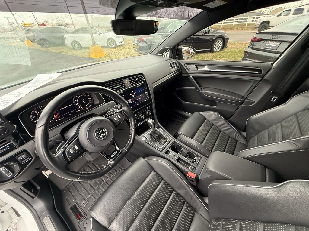 Volkswagen Golf R DCS and Navigation 7A 2019