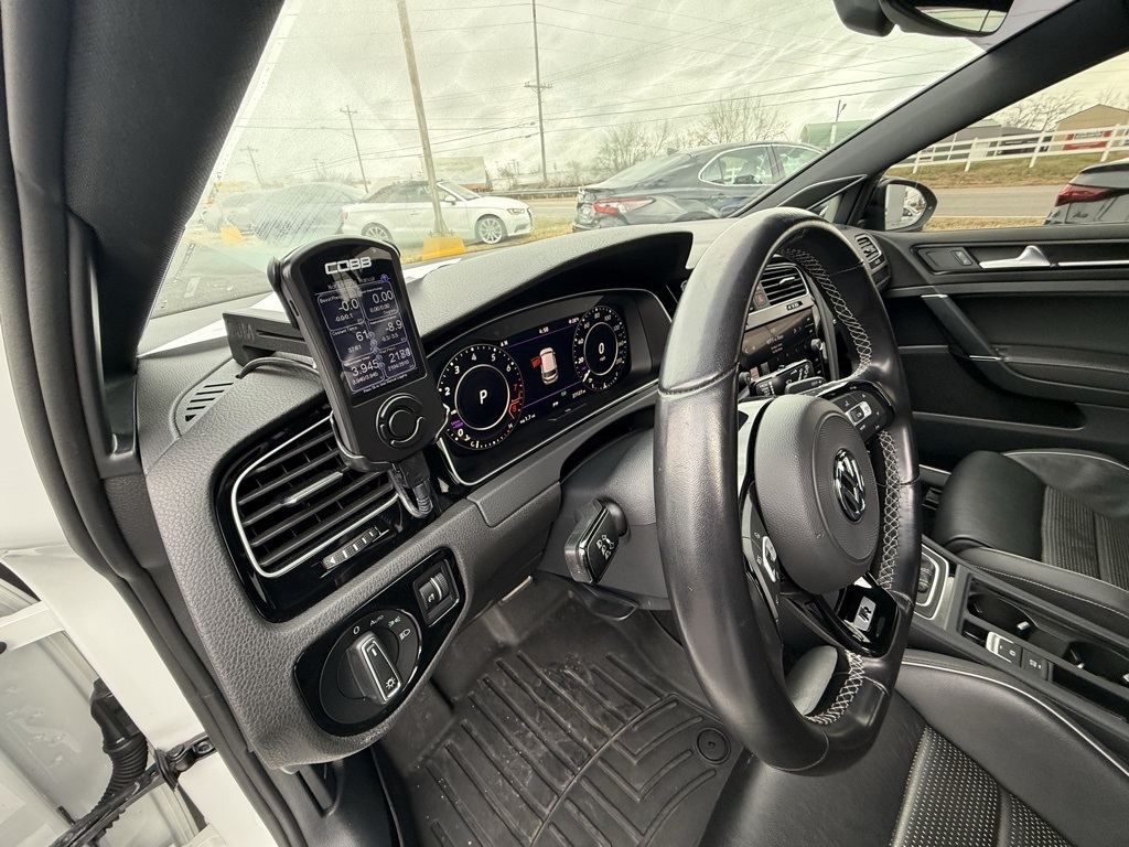 Volkswagen Golf R DCS and Navigation 7A 2019