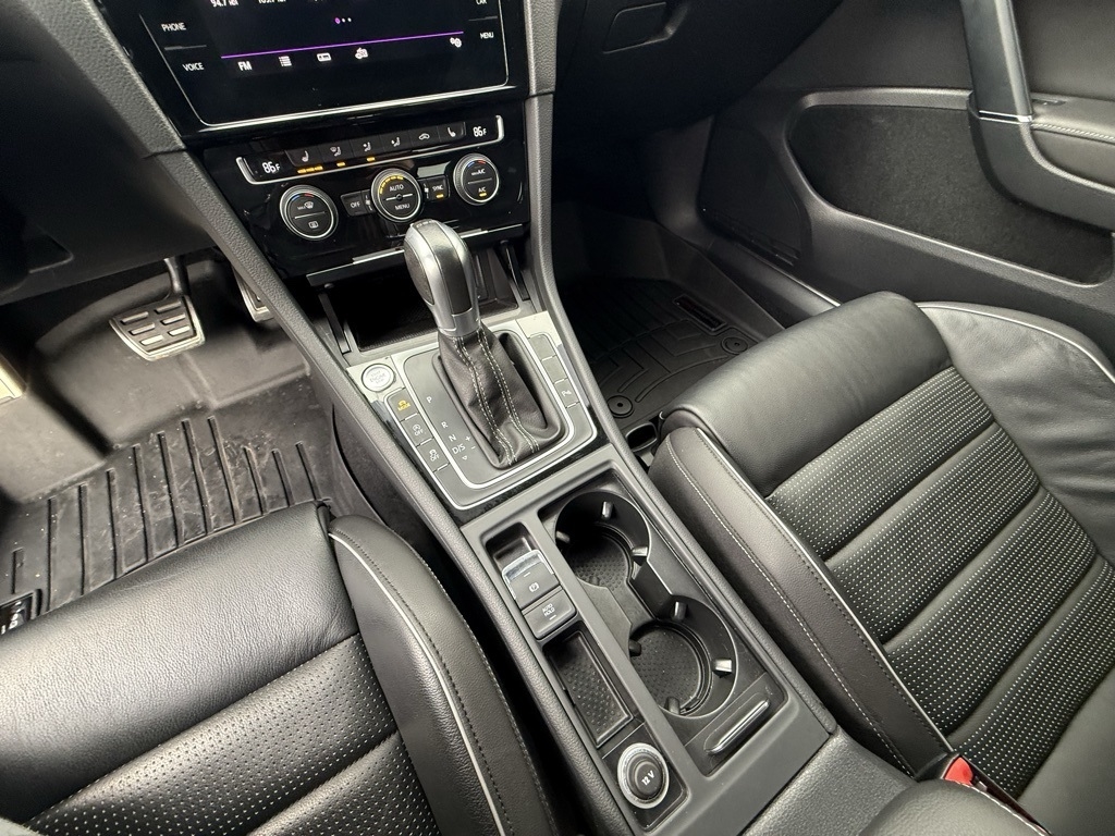 Volkswagen Golf R DCS and Navigation 7A 2019