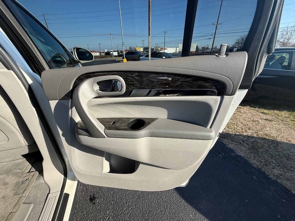 Buick Enclave Convenience FWD 2013