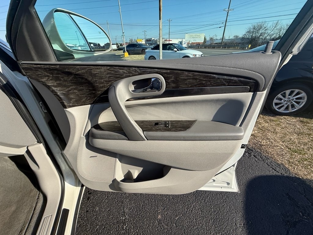 Buick Enclave Convenience FWD 2013