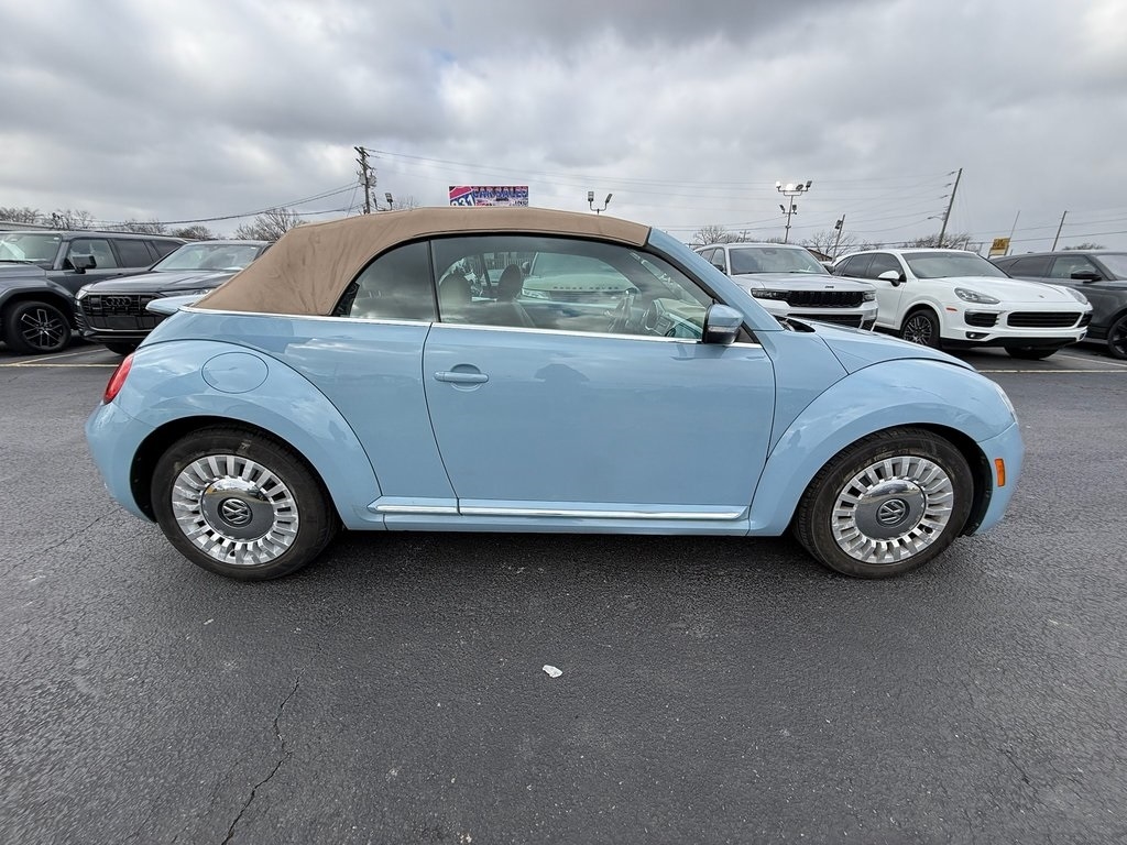 Volkswagen Beetle 2.5L Convertible 2013