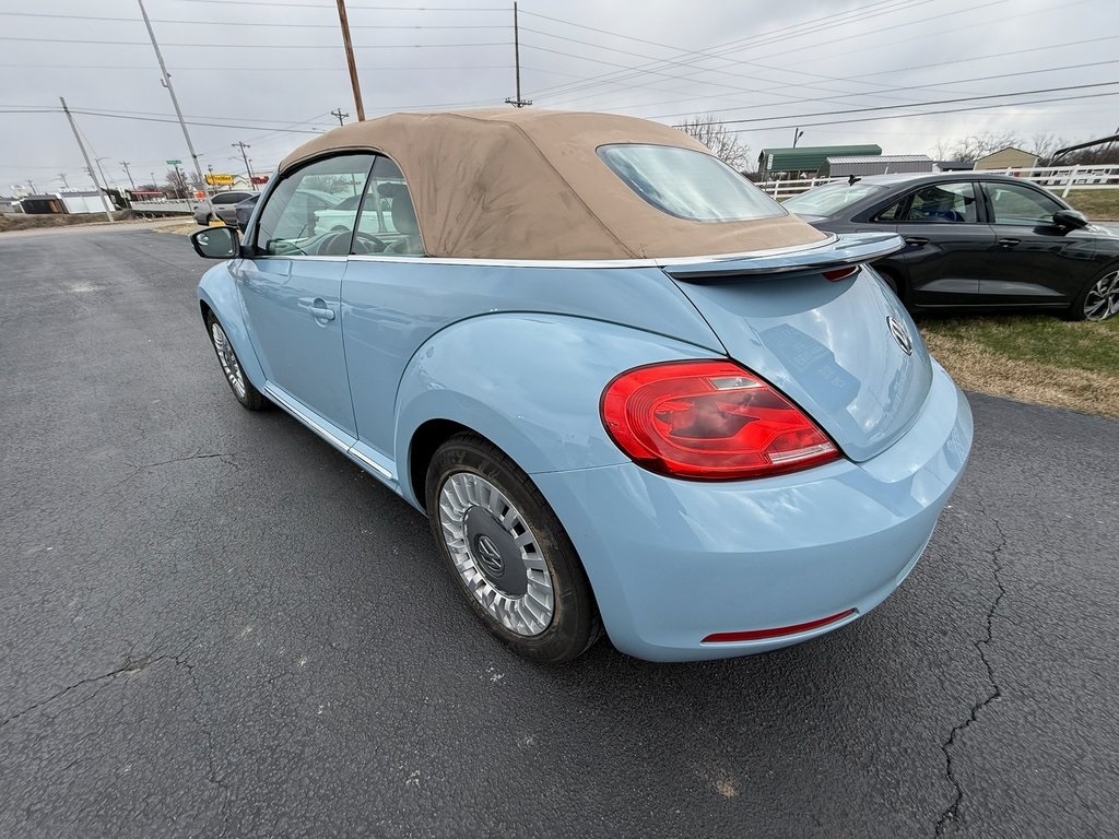 Volkswagen Beetle 2.5L Convertible 2013