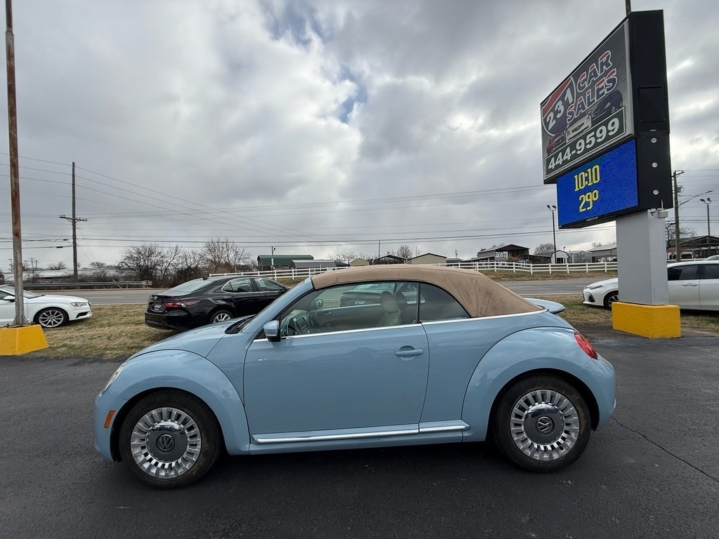 Volkswagen Beetle 2.5L Convertible 2013