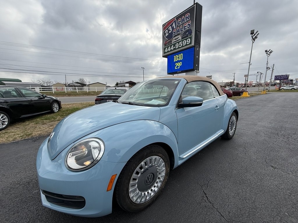 Volkswagen Beetle 2.5L Convertible 2013