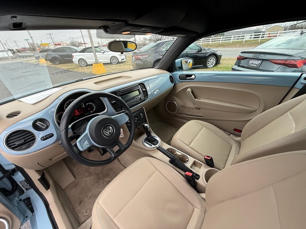 Volkswagen Beetle 2.5L Convertible 2013