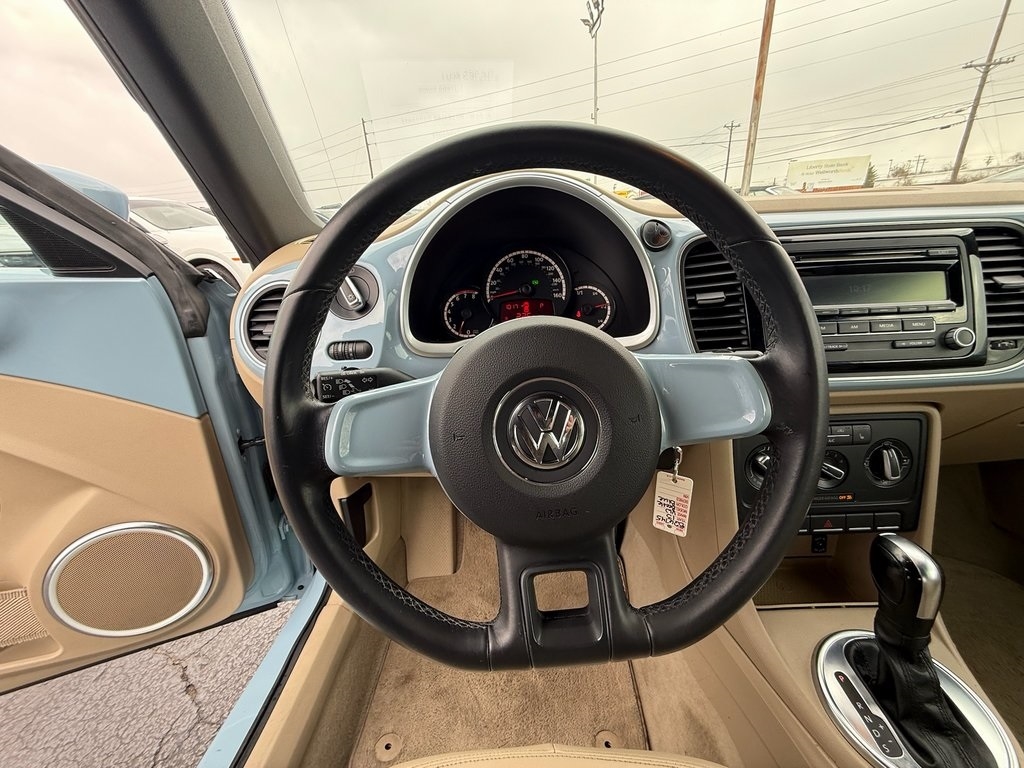 Volkswagen Beetle 2.5L Convertible 2013