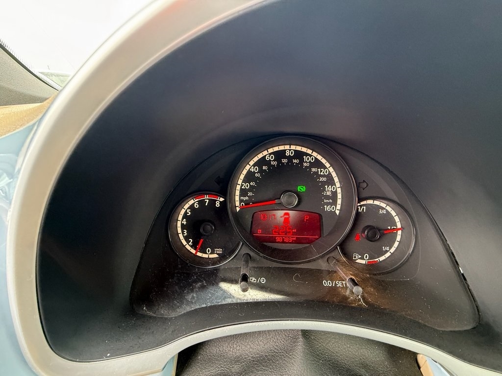 Volkswagen Beetle 2.5L Convertible 2013