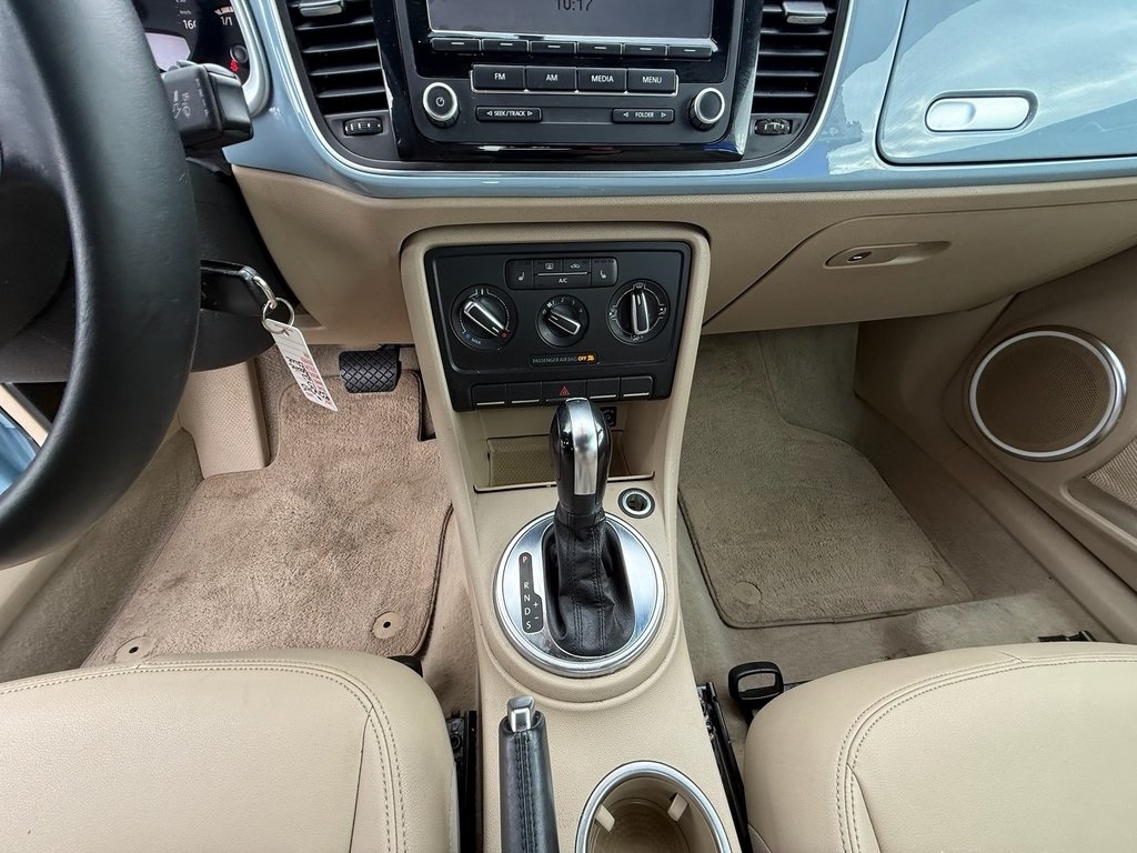 Volkswagen Beetle 2.5L Convertible 2013