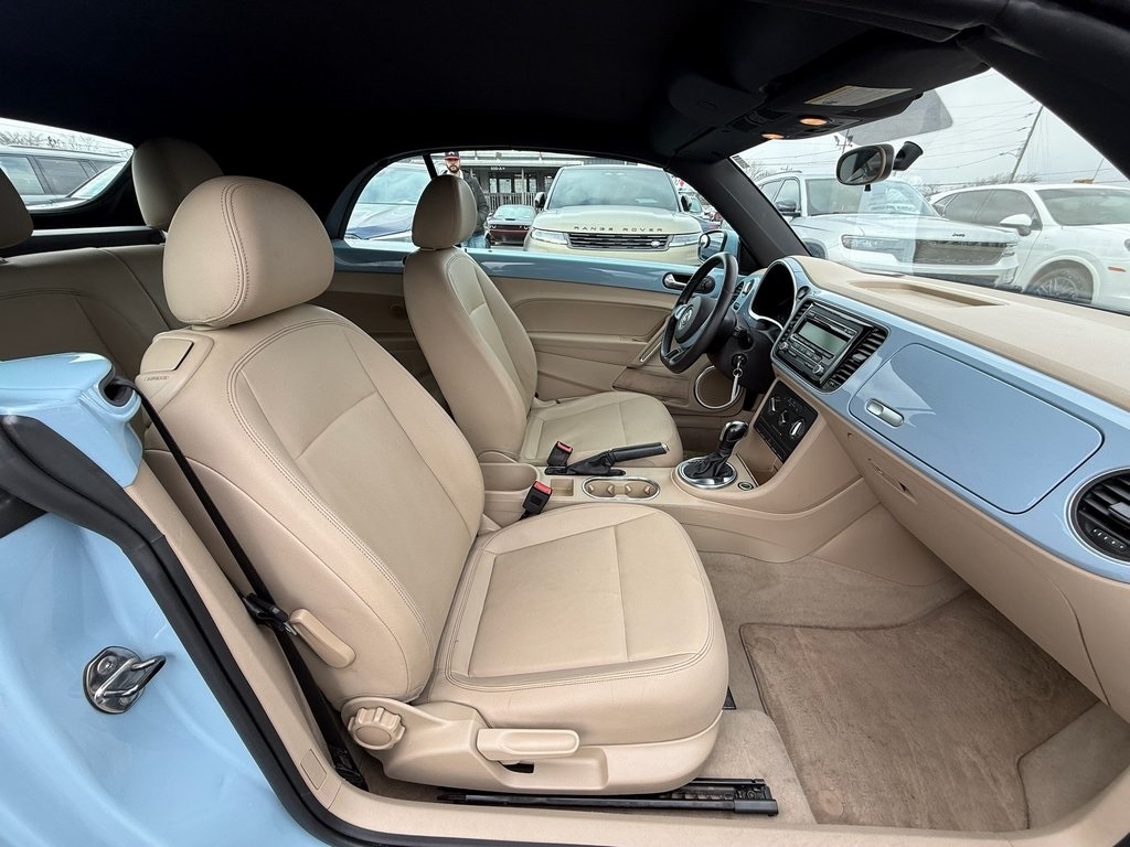 Volkswagen Beetle 2.5L Convertible 2013