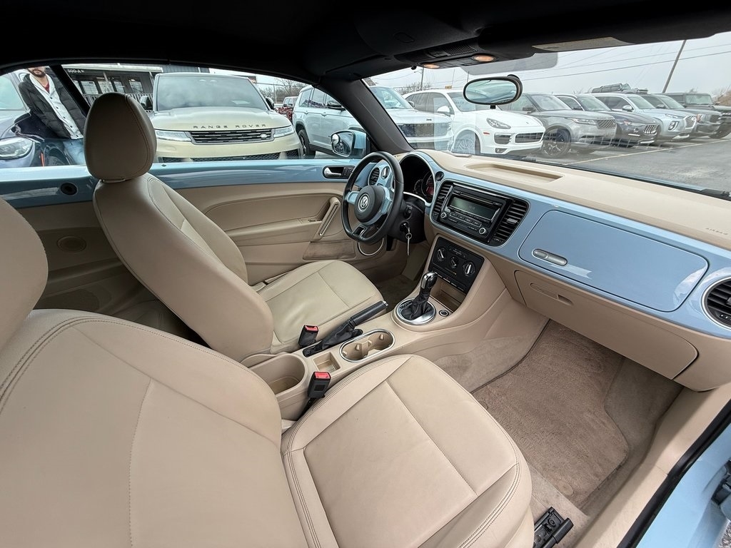 Volkswagen Beetle 2.5L Convertible 2013