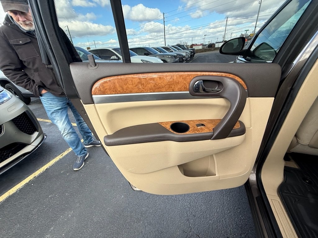 Buick Enclave CX FWD 2009