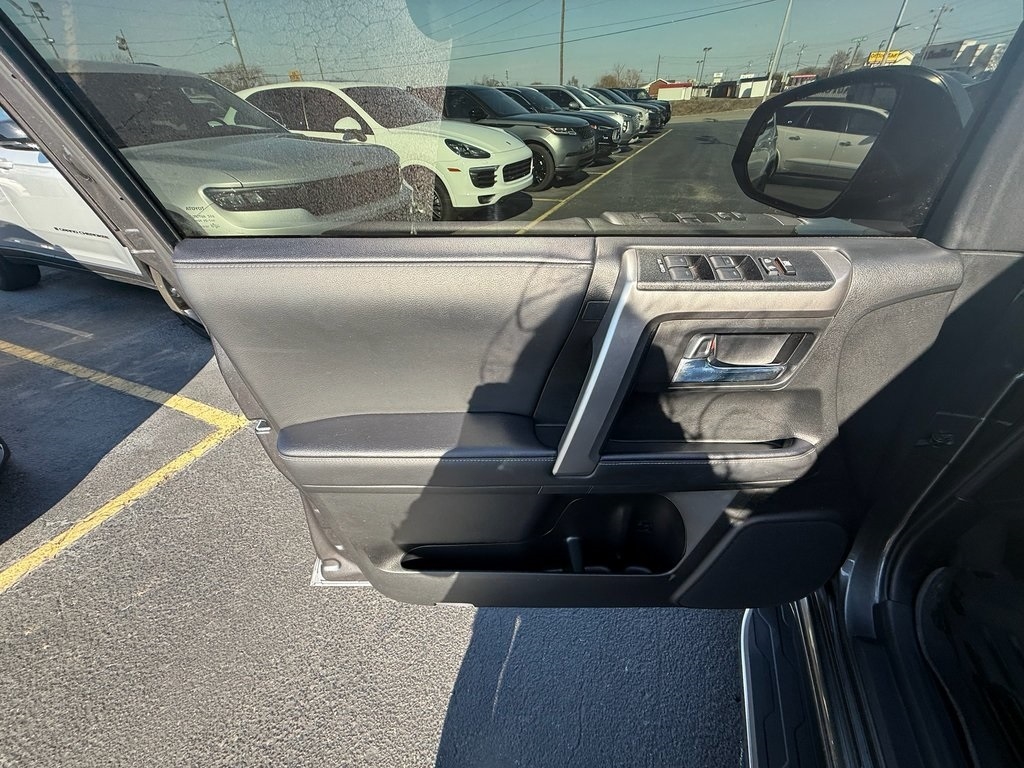 Toyota 4Runner TRD Sport 4WD 2023