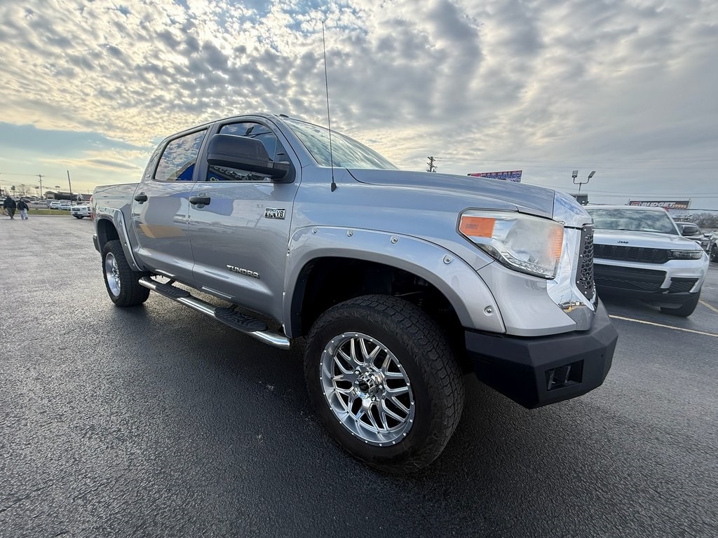 Toyota Tundra SR5 5.7L V8 FFV CrewMax 4WD 2016