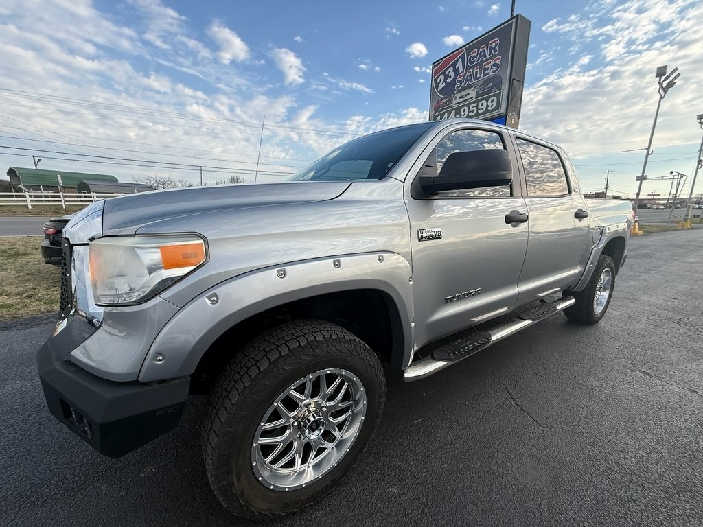 Toyota Tundra SR5 5.7L V8 FFV CrewMax 4WD 2016