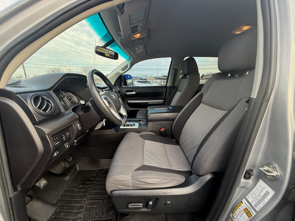 Toyota Tundra SR5 5.7L V8 FFV CrewMax 4WD 2016