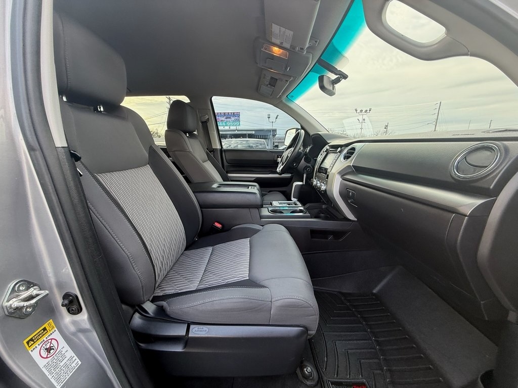 Toyota Tundra SR5 5.7L V8 FFV CrewMax 4WD 2016