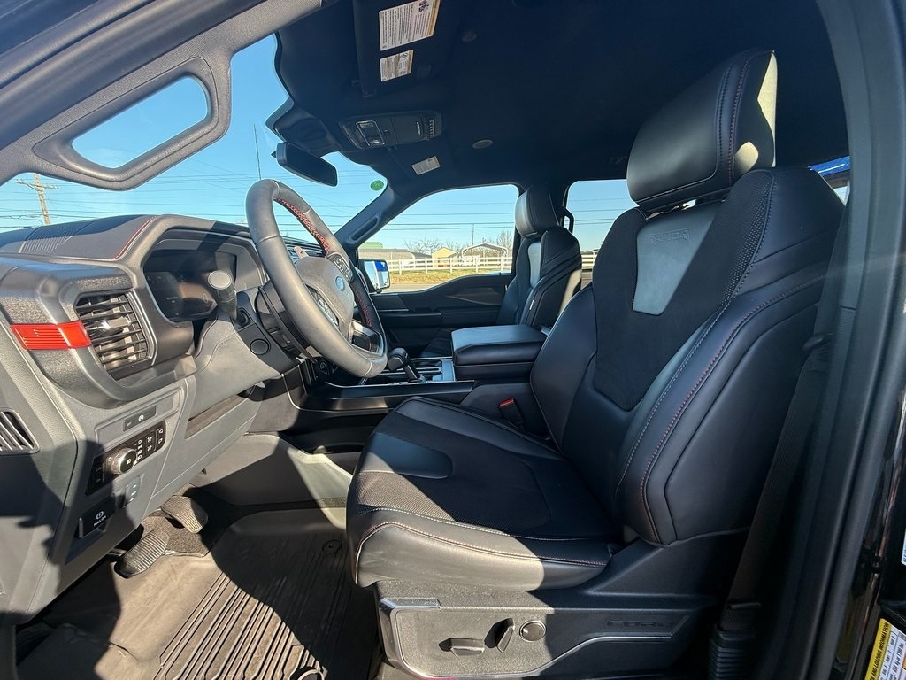 Ford F-150 Raptor SuperCrew 4WD 2025