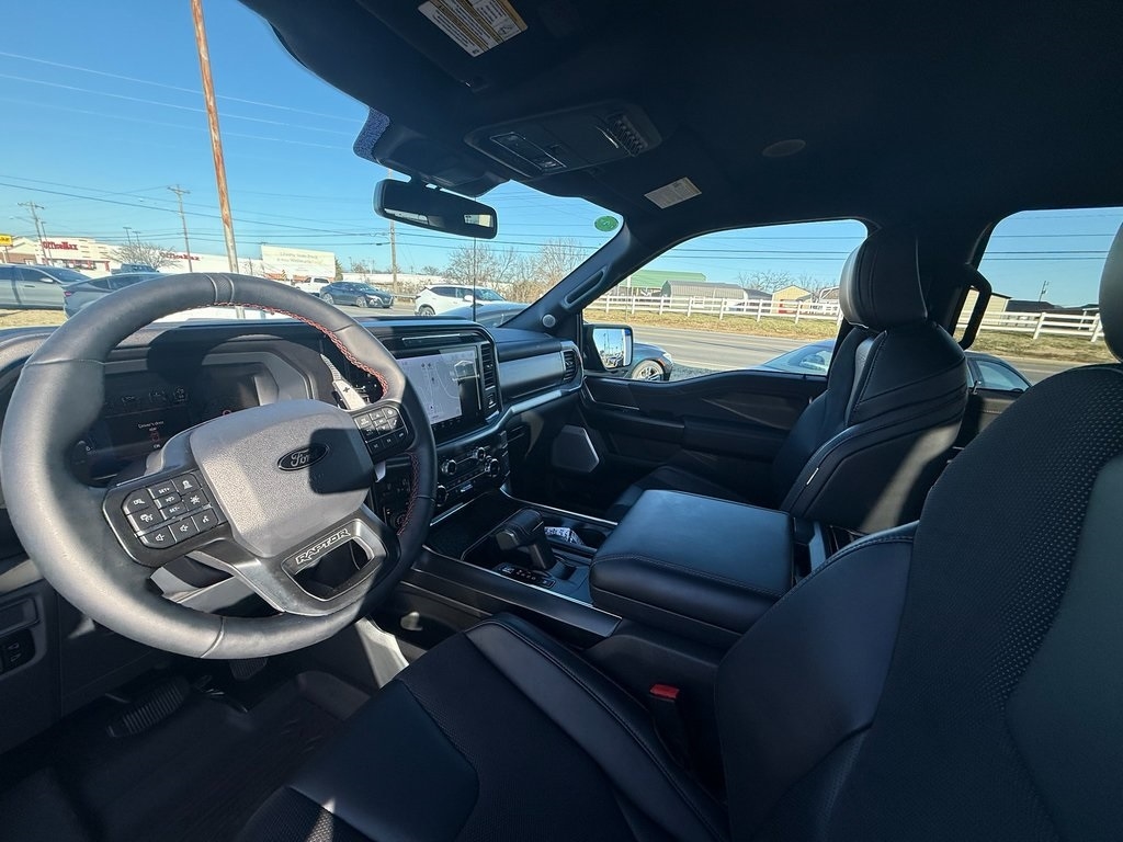 Ford F-150 Raptor SuperCrew 4WD 2025