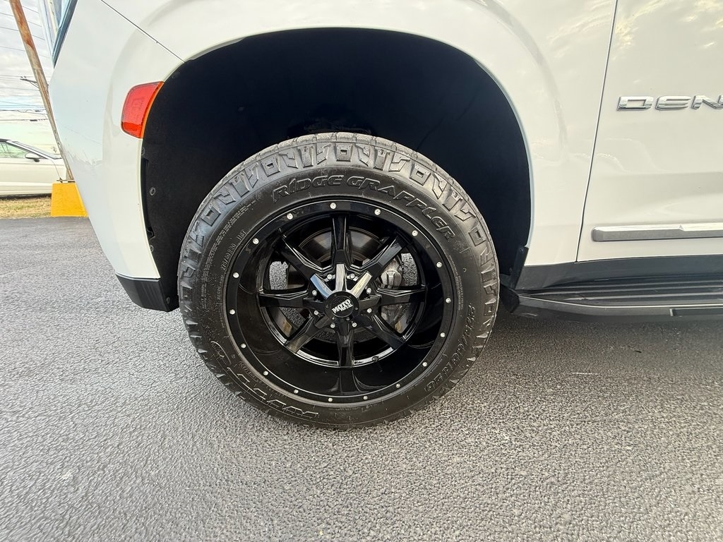 GMC Yukon XL Denali 4WD 2022