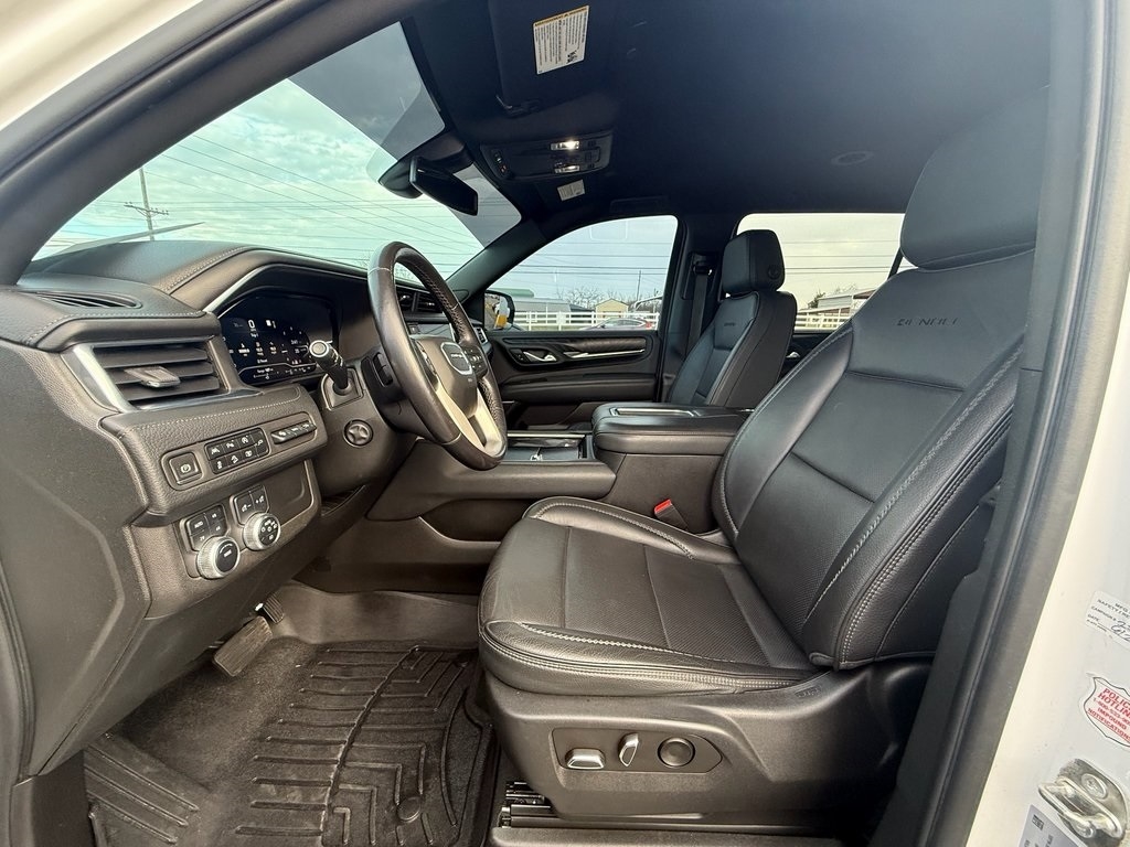 GMC Yukon XL Denali 4WD 2022