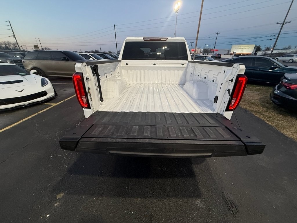 GMC Sierra 1500 SLT Crew Cab 4WD 2025