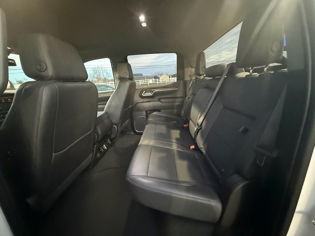 GMC Sierra 1500 SLT Crew Cab 4WD 2025