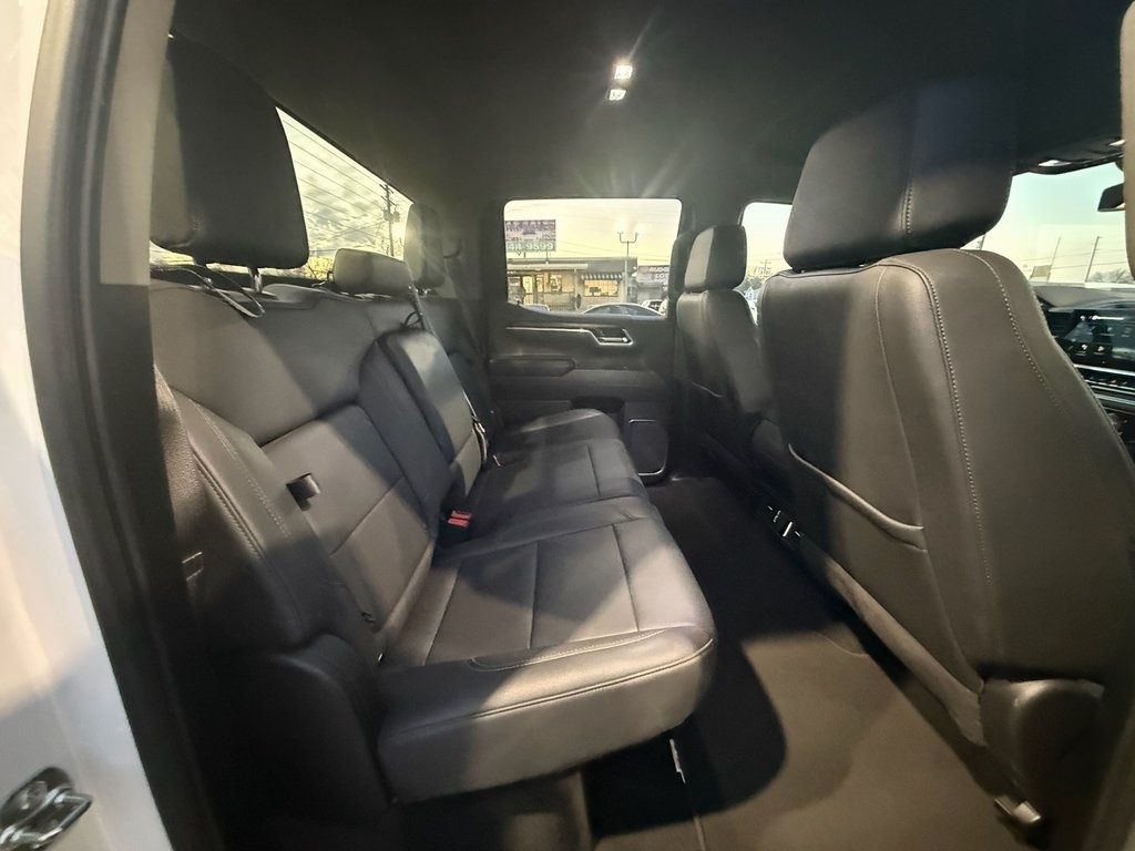 GMC Sierra 1500 SLT Crew Cab 4WD 2025