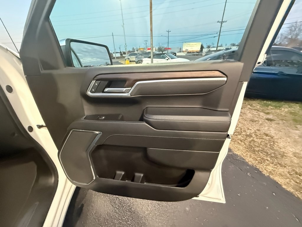 GMC Sierra 1500 SLT Crew Cab 4WD 2025