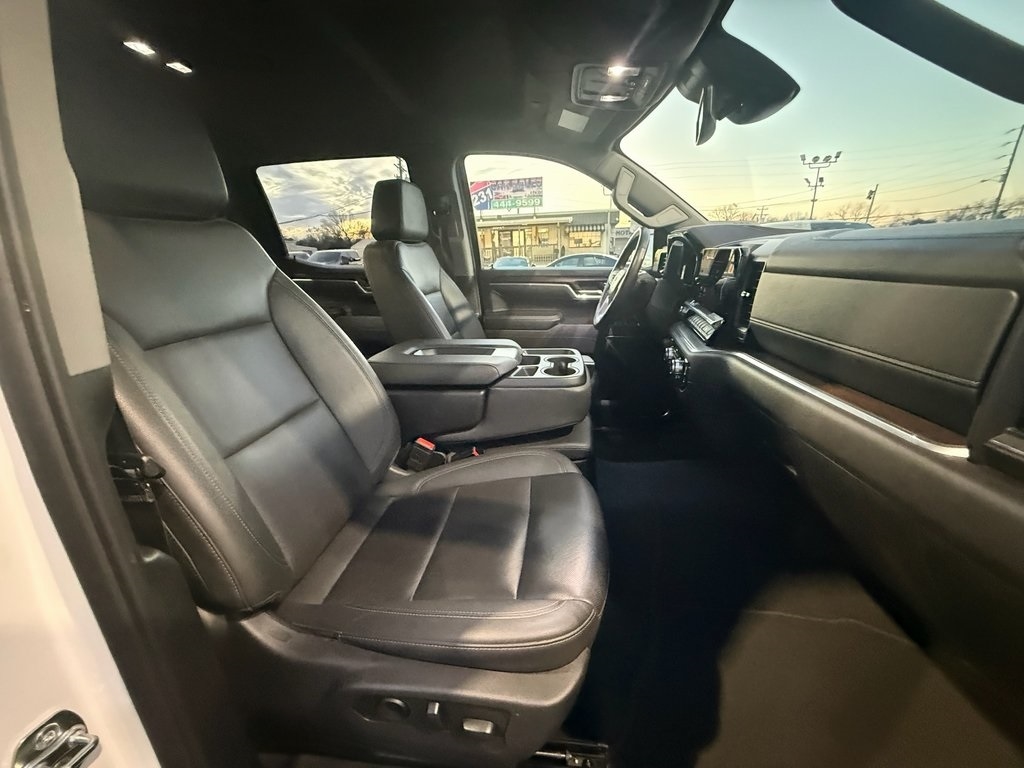 GMC Sierra 1500 SLT Crew Cab 4WD 2025