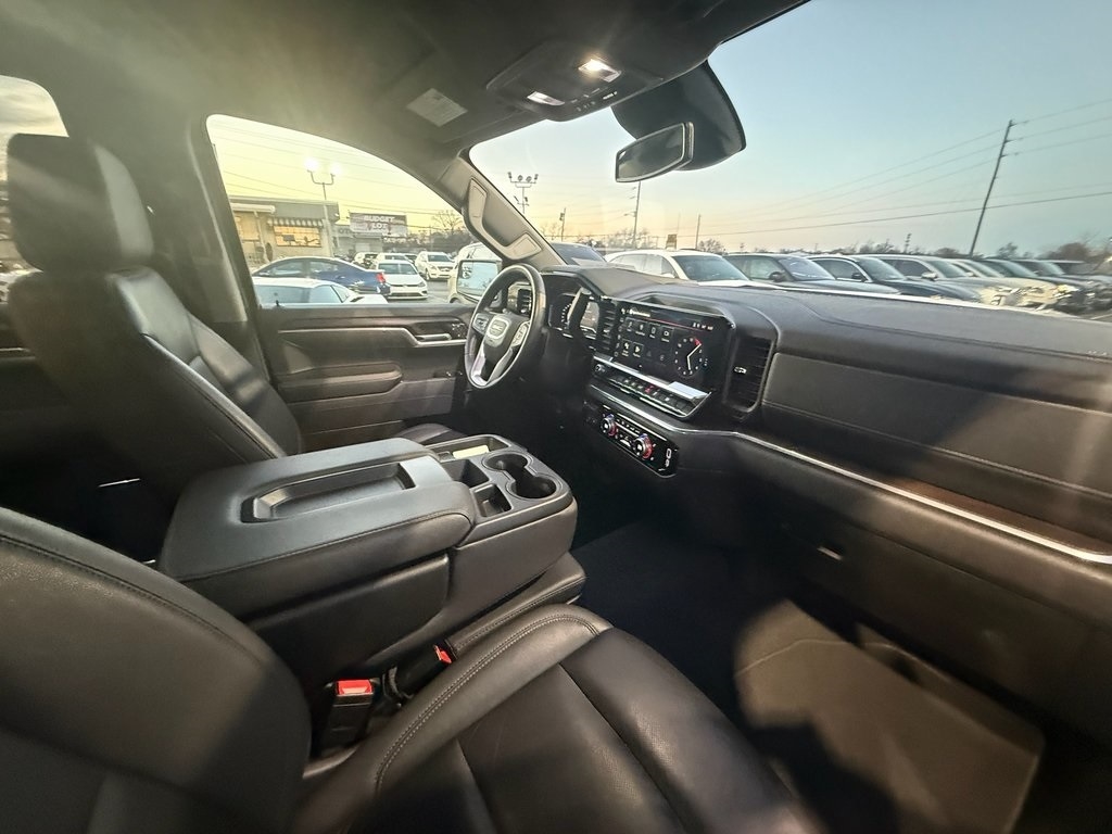 GMC Sierra 1500 SLT Crew Cab 4WD 2025