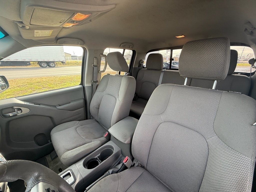 Nissan Frontier SL Crew Cab 5AT 4WD 2016