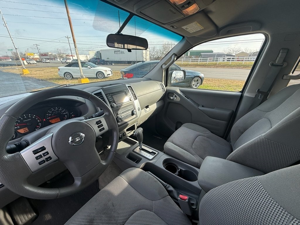 Nissan Frontier SL Crew Cab 5AT 4WD 2016