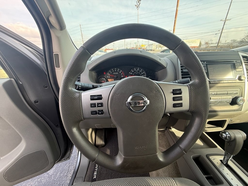Nissan Frontier SL Crew Cab 5AT 4WD 2016