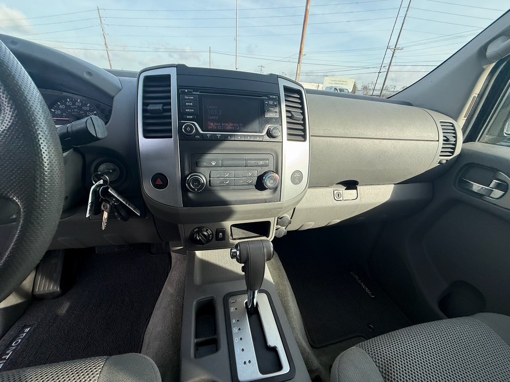 Nissan Frontier SL Crew Cab 5AT 4WD 2016