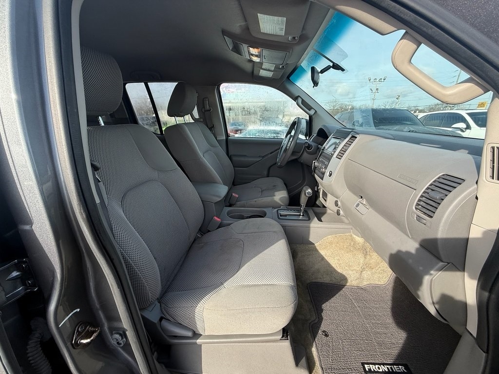 Nissan Frontier SL Crew Cab 5AT 4WD 2016