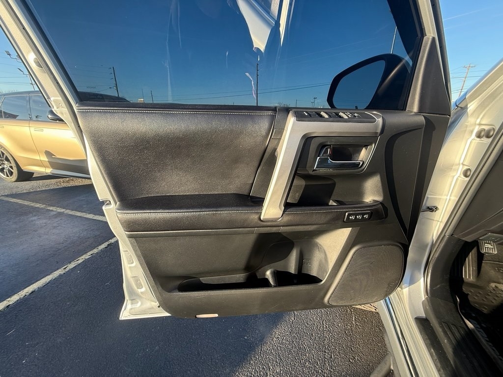 Toyota 4Runner Limited 4WD V6 2016