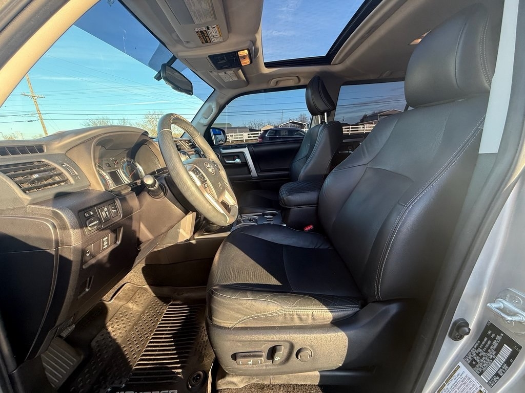 Toyota 4Runner Limited 4WD V6 2016