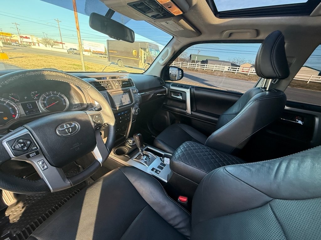 Toyota 4Runner Limited 4WD V6 2016