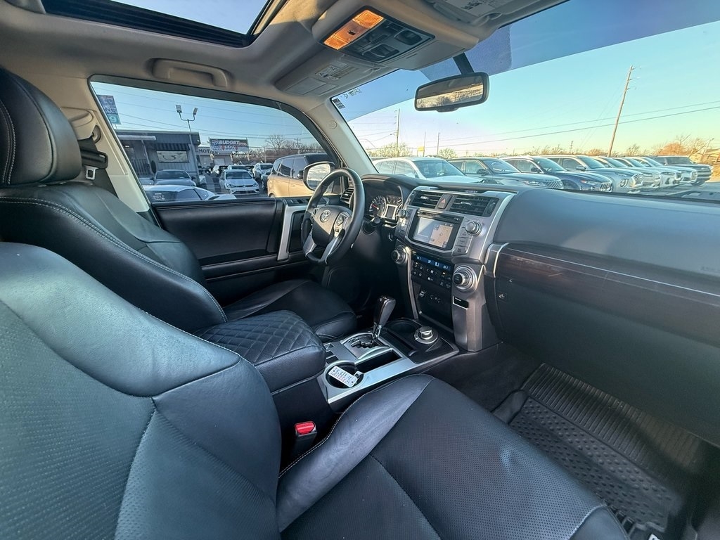 Toyota 4Runner Limited 4WD V6 2016