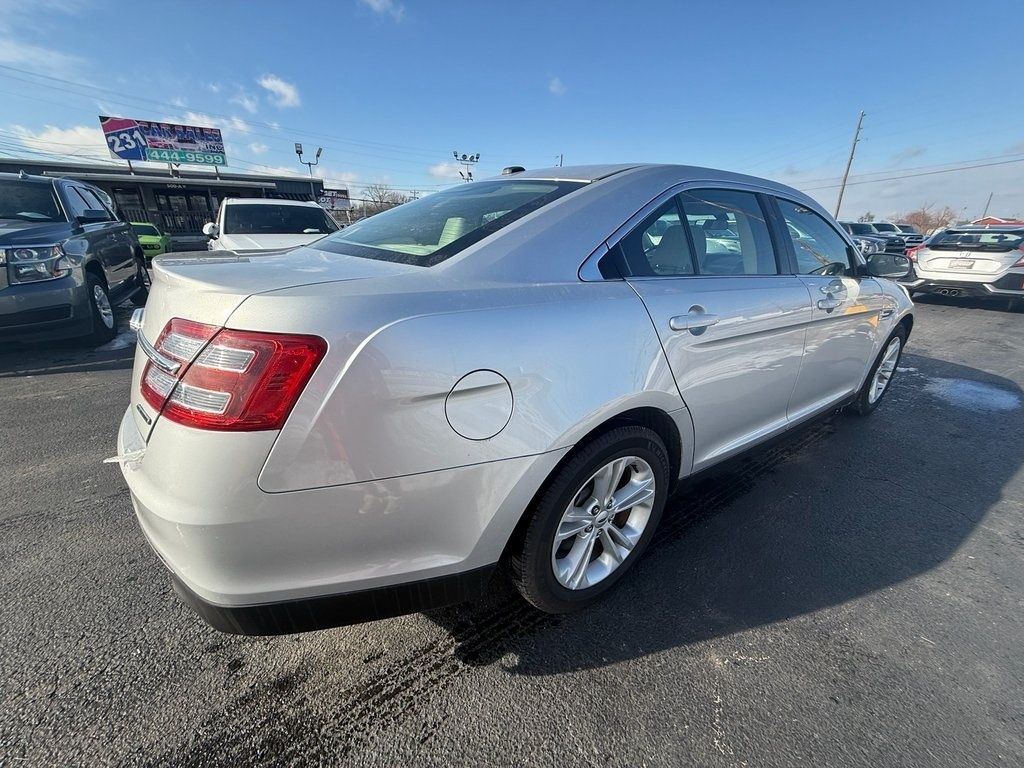 Ford Taurus SE FWD 2019