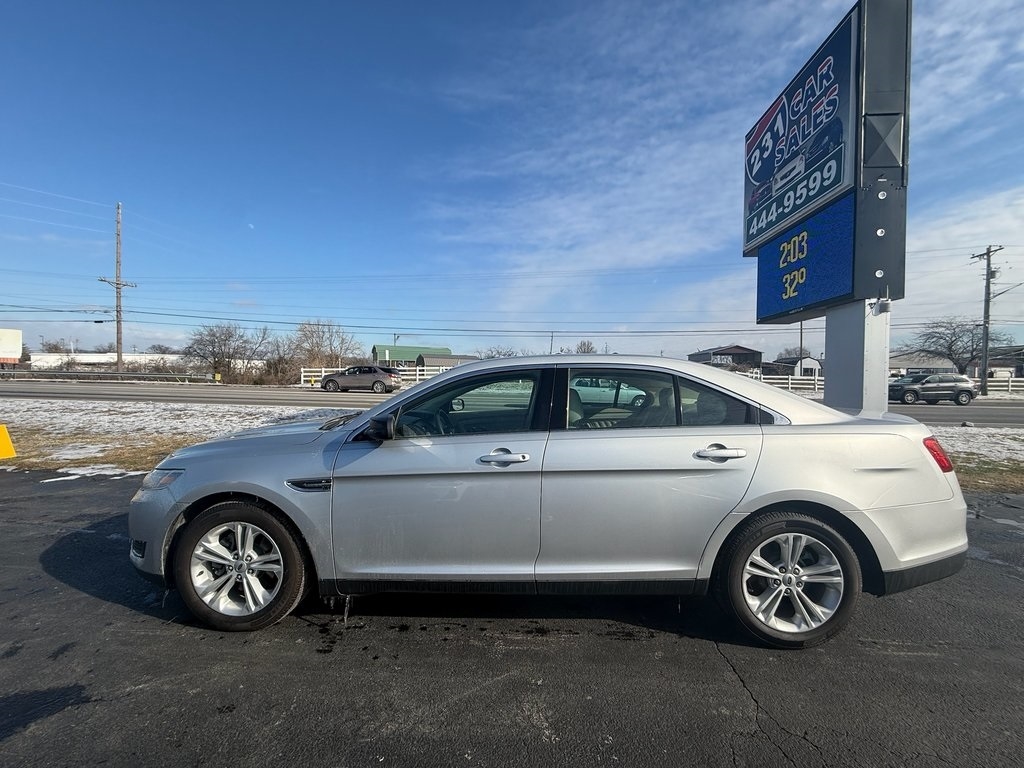 Ford Taurus SE FWD 2019