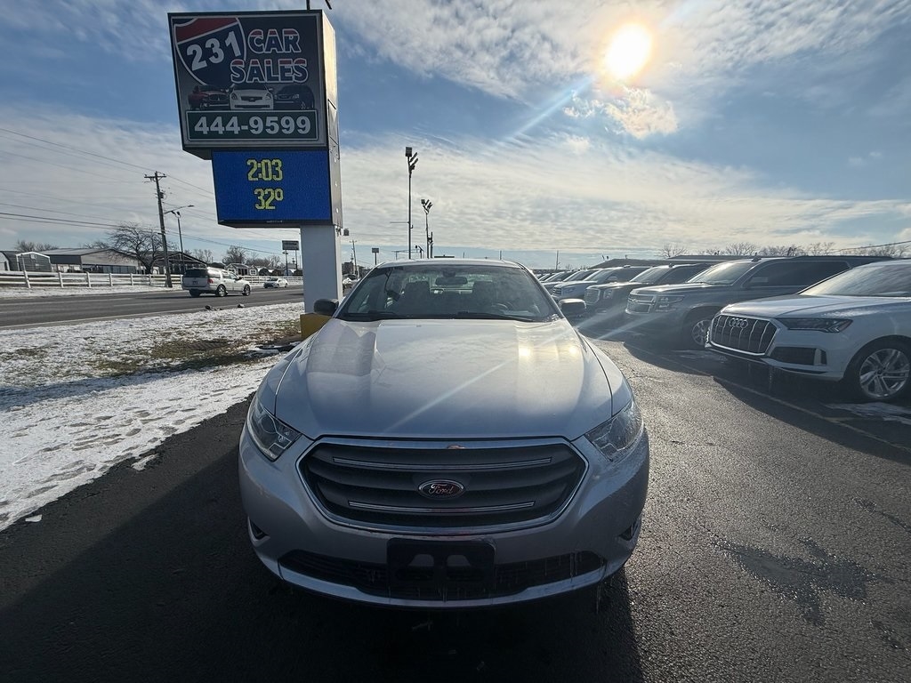 Ford Taurus SE FWD 2019