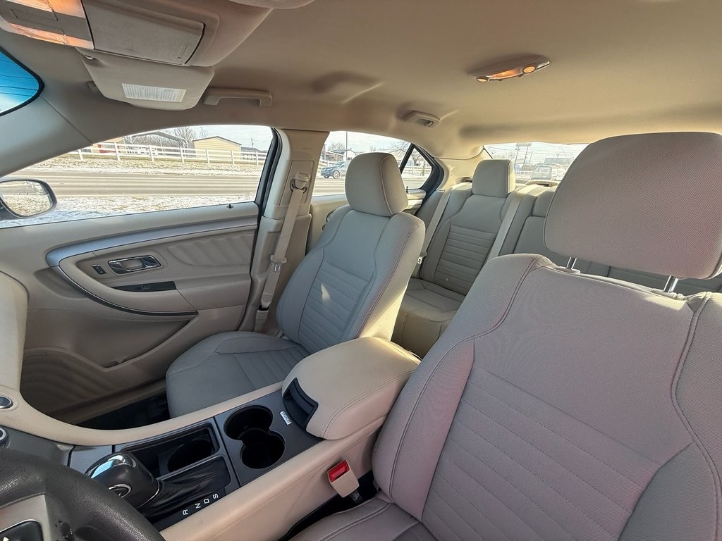 Ford Taurus SE FWD 2019